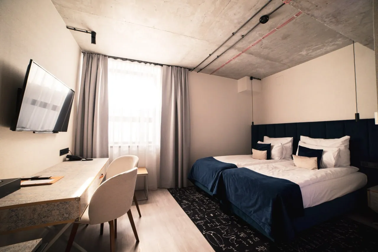 The full textile set in a twin room
